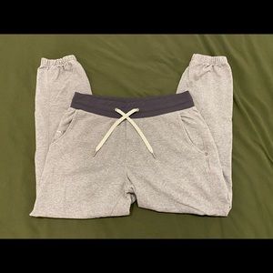 Vuori joggers small heather grey.